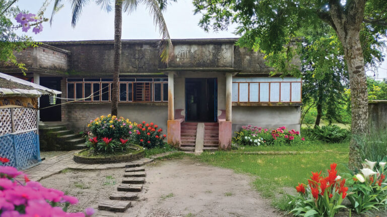 Traditional house with garden in Sundarban village life – Home of Asgar Molla